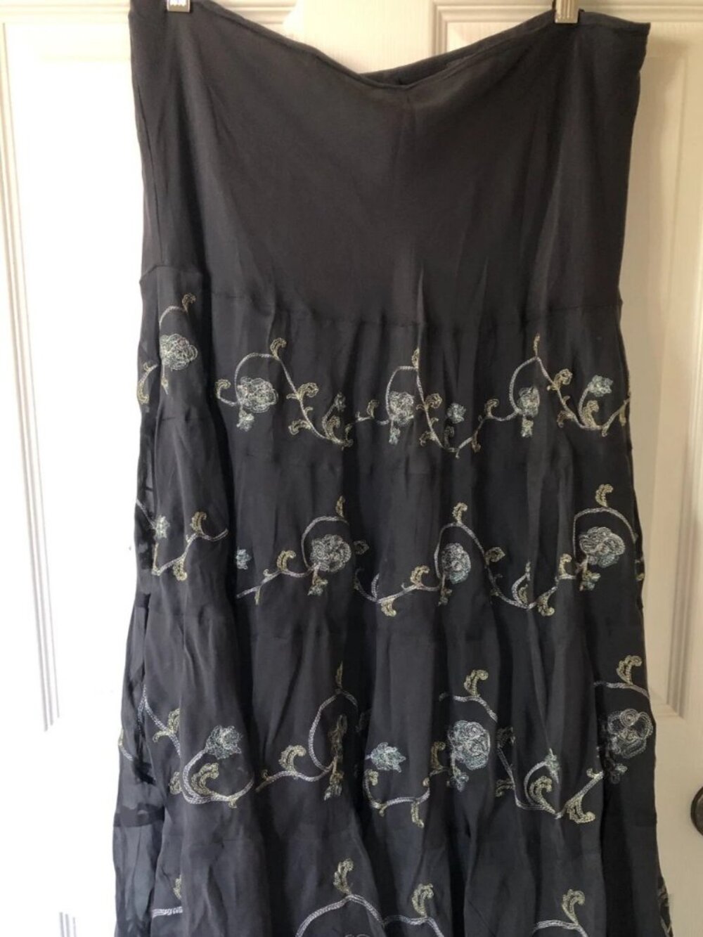 VNTG -Jones New York 100% Silk Boho Embroidered Floral Tiered Maxi Skirt Sz 14W
